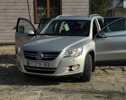 Серый Фольксваген Тигуан, объемом двигателя 1.4 л и пробегом 270 тыс. км за 8000 $, фото 1 на Automoto.ua