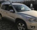 Серый Фольксваген Тигуан, объемом двигателя 1.4 л и пробегом 270 тыс. км за 8000 $, фото 1 на Automoto.ua