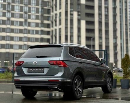 Серый Фольксваген Тигуан, объемом двигателя 2 л и пробегом 155 тыс. км за 18500 $, фото 2 на Automoto.ua