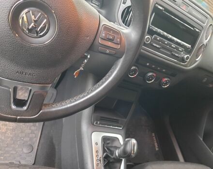 Серый Фольксваген Тигуан, объемом двигателя 2 л и пробегом 174 тыс. км за 12000 $, фото 14 на Automoto.ua