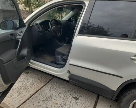 Серый Фольксваген Тигуан, объемом двигателя 2 л и пробегом 174 тыс. км за 12000 $, фото 10 на Automoto.ua