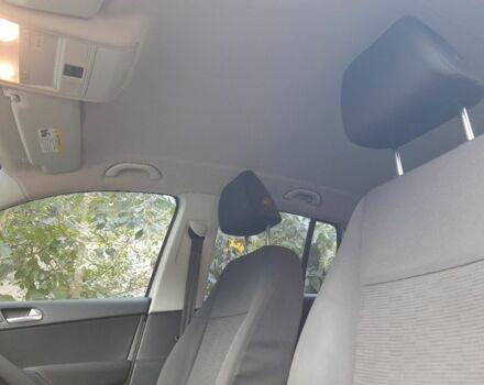 Серый Фольксваген Тигуан, объемом двигателя 2 л и пробегом 174 тыс. км за 12000 $, фото 12 на Automoto.ua