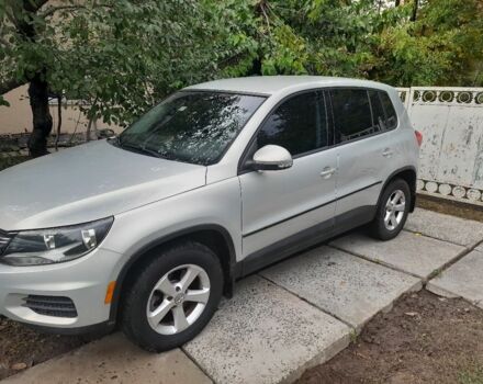 Серый Фольксваген Тигуан, объемом двигателя 2 л и пробегом 174 тыс. км за 12000 $, фото 1 на Automoto.ua