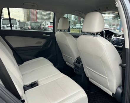 Сірий Фольксваген Тігуан, об'ємом двигуна 2 л та пробігом 210 тис. км за 15000 $, фото 6 на Automoto.ua