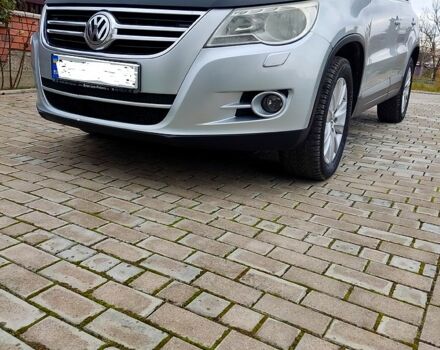 Серый Фольксваген Тигуан, объемом двигателя 2 л и пробегом 350 тыс. км за 9050 $, фото 5 на Automoto.ua