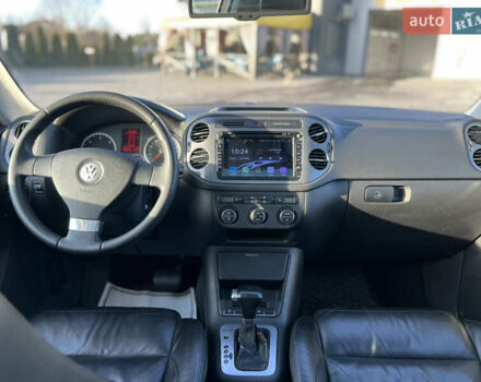Серый Фольксваген Тигуан, объемом двигателя 2 л и пробегом 270 тыс. км за 9950 $, фото 17 на Automoto.ua