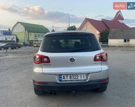 Сірий Фольксваген Тігуан, об'ємом двигуна 2 л та пробігом 280 тис. км за 10699 $, фото 4 на Automoto.ua