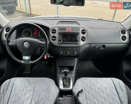 Сірий Фольксваген Тігуан, об'ємом двигуна 1.98 л та пробігом 145 тис. км за 9790 $, фото 30 на Automoto.ua