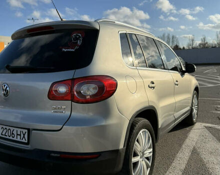 Сірий Фольксваген Тігуан, об'ємом двигуна 2 л та пробігом 158 тис. км за 10800 $, фото 10 на Automoto.ua