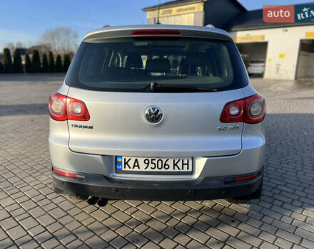 Серый Фольксваген Тигуан, объемом двигателя 2 л и пробегом 270 тыс. км за 9950 $, фото 11 на Automoto.ua