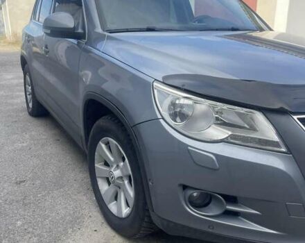 Серый Фольксваген Тигуан, объемом двигателя 1.39 л и пробегом 260 тыс. км за 7500 $, фото 3 на Automoto.ua