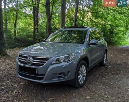 Серый Фольксваген Тигуан, объемом двигателя 2 л и пробегом 238 тыс. км за 12600 $, фото 1 на Automoto.ua