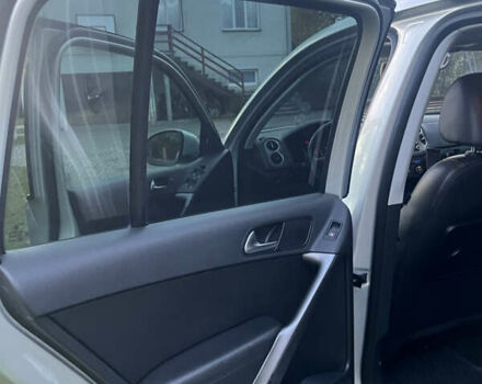 Серый Фольксваген Тигуан, объемом двигателя 2 л и пробегом 254 тыс. км за 10600 $, фото 30 на Automoto.ua