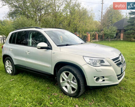 Серый Фольксваген Тигуан, объемом двигателя 2 л и пробегом 254 тыс. км за 10600 $, фото 3 на Automoto.ua