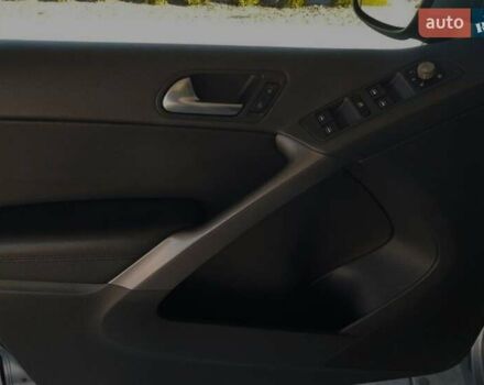 Серый Фольксваген Тигуан, объемом двигателя 2 л и пробегом 238 тыс. км за 12600 $, фото 11 на Automoto.ua