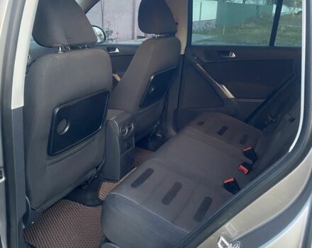 Серый Фольксваген Тигуан, объемом двигателя 2 л и пробегом 230 тыс. км за 11500 $, фото 4 на Automoto.ua