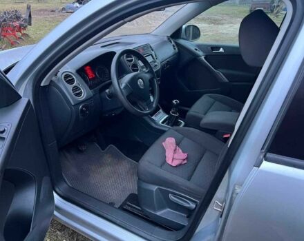 Сірий Фольксваген Тігуан, об'ємом двигуна 2 л та пробігом 251 тис. км за 2500 $, фото 5 на Automoto.ua