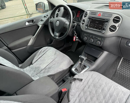 Сірий Фольксваген Тігуан, об'ємом двигуна 1.98 л та пробігом 145 тис. км за 9790 $, фото 36 на Automoto.ua