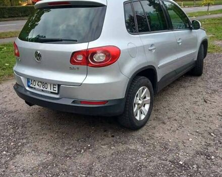 Серый Фольксваген Тигуан, объемом двигателя 2 л и пробегом 272 тыс. км за 9400 $, фото 2 на Automoto.ua