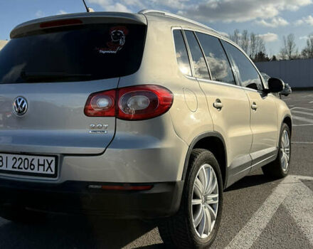 Сірий Фольксваген Тігуан, об'ємом двигуна 2 л та пробігом 158 тис. км за 10800 $, фото 21 на Automoto.ua