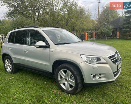 Серый Фольксваген Тигуан, объемом двигателя 2 л и пробегом 254 тыс. км за 10600 $, фото 2 на Automoto.ua