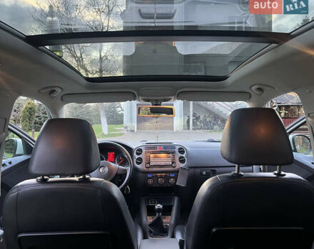 Серый Фольксваген Тигуан, объемом двигателя 2 л и пробегом 254 тыс. км за 10600 $, фото 32 на Automoto.ua