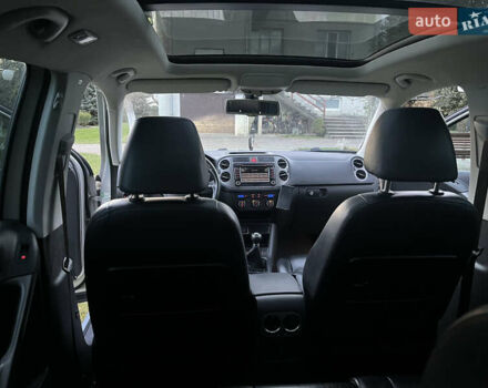 Серый Фольксваген Тигуан, объемом двигателя 2 л и пробегом 254 тыс. км за 10600 $, фото 37 на Automoto.ua