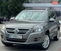 Серый Фольксваген Тигуан, объемом двигателя 1.98 л и пробегом 225 тыс. км за 10600 $, фото 1 на Automoto.ua