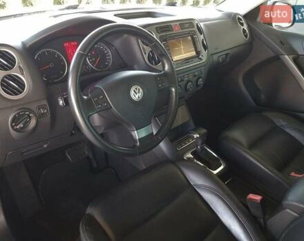 Серый Фольксваген Тигуан, объемом двигателя 2 л и пробегом 238 тыс. км за 12600 $, фото 8 на Automoto.ua