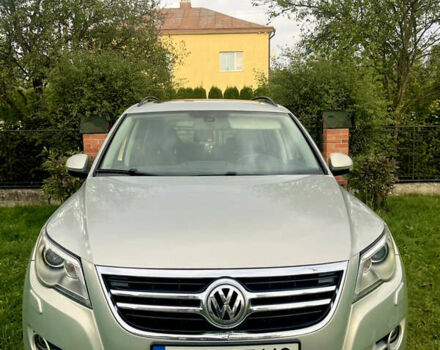 Серый Фольксваген Тигуан, объемом двигателя 2 л и пробегом 254 тыс. км за 10600 $, фото 11 на Automoto.ua