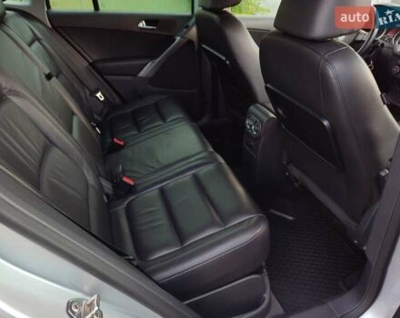 Серый Фольксваген Тигуан, объемом двигателя 1.97 л и пробегом 306 тыс. км за 10000 $, фото 39 на Automoto.ua