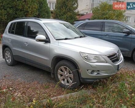 Серый Фольксваген Тигуан, объемом двигателя 2 л и пробегом 235 тыс. км за 9300 $, фото 2 на Automoto.ua