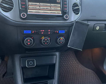 Серый Фольксваген Тигуан, объемом двигателя 2 л и пробегом 254 тыс. км за 10600 $, фото 34 на Automoto.ua