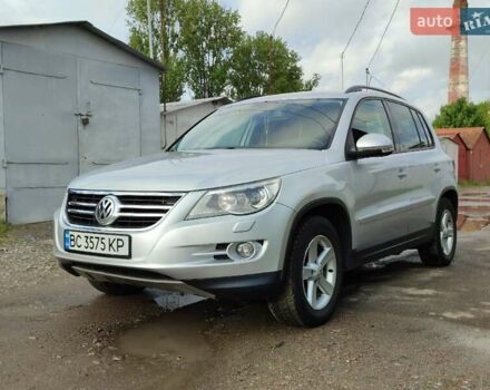 Серый Фольксваген Тигуан, объемом двигателя 1.97 л и пробегом 306 тыс. км за 10000 $, фото 2 на Automoto.ua