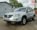 Серый Фольксваген Тигуан, объемом двигателя 1.97 л и пробегом 306 тыс. км за 10000 $, фото 2 на Automoto.ua