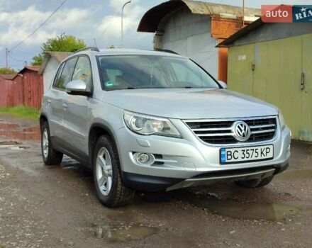Серый Фольксваген Тигуан, объемом двигателя 1.97 л и пробегом 306 тыс. км за 10000 $, фото 4 на Automoto.ua