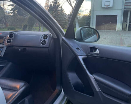 Серый Фольксваген Тигуан, объемом двигателя 2 л и пробегом 254 тыс. км за 10600 $, фото 31 на Automoto.ua