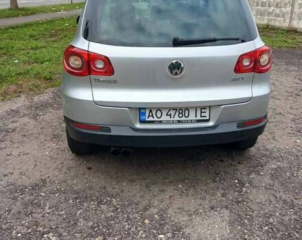 Серый Фольксваген Тигуан, объемом двигателя 2 л и пробегом 272 тыс. км за 9400 $, фото 1 на Automoto.ua