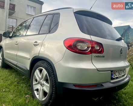 Серый Фольксваген Тигуан, объемом двигателя 2 л и пробегом 254 тыс. км за 10600 $, фото 8 на Automoto.ua