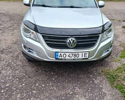 Серый Фольксваген Тигуан, объемом двигателя 2 л и пробегом 272 тыс. км за 9400 $, фото 4 на Automoto.ua