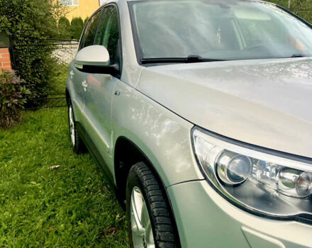 Серый Фольксваген Тигуан, объемом двигателя 2 л и пробегом 254 тыс. км за 10600 $, фото 16 на Automoto.ua