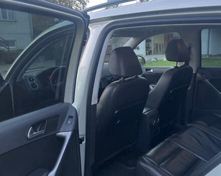 Серый Фольксваген Тигуан, объемом двигателя 2 л и пробегом 254 тыс. км за 10600 $, фото 25 на Automoto.ua