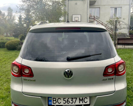 Серый Фольксваген Тигуан, объемом двигателя 2 л и пробегом 254 тыс. км за 10600 $, фото 6 на Automoto.ua