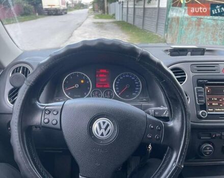 Серый Фольксваген Тигуан, объемом двигателя 1.39 л и пробегом 260 тыс. км за 7500 $, фото 10 на Automoto.ua
