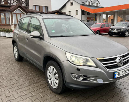 Серый Фольксваген Тигуан, объемом двигателя 1.97 л и пробегом 298 тыс. км за 9200 $, фото 2 на Automoto.ua
