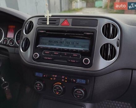 Серый Фольксваген Тигуан, объемом двигателя 1.97 л и пробегом 306 тыс. км за 10000 $, фото 36 на Automoto.ua