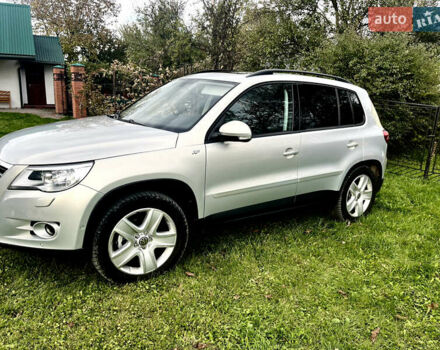 Серый Фольксваген Тигуан, объемом двигателя 2 л и пробегом 254 тыс. км за 10600 $, фото 1 на Automoto.ua