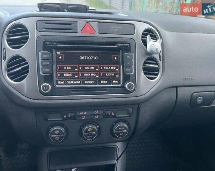 Серый Фольксваген Тигуан, объемом двигателя 1.39 л и пробегом 260 тыс. км за 7500 $, фото 6 на Automoto.ua