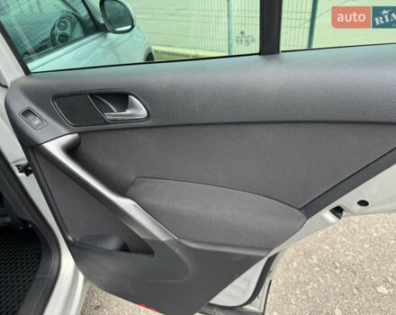 Сірий Фольксваген Тігуан, об'ємом двигуна 1.98 л та пробігом 145 тис. км за 9790 $, фото 33 на Automoto.ua