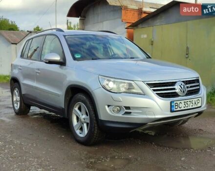 Серый Фольксваген Тигуан, объемом двигателя 1.97 л и пробегом 306 тыс. км за 10000 $, фото 3 на Automoto.ua